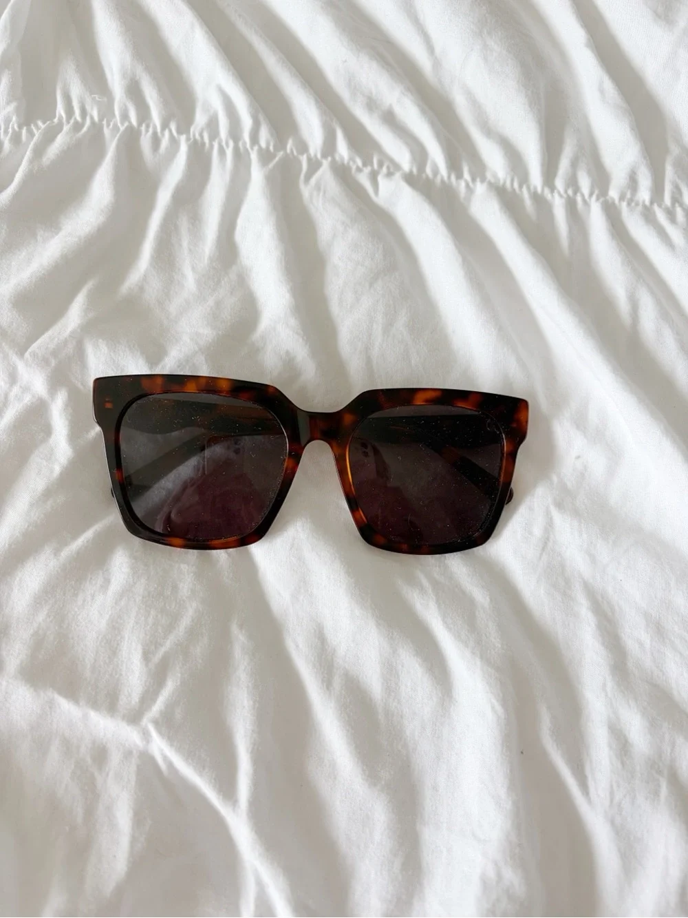 BANANA REPUBLIC Tortoise Shell Sunglasses